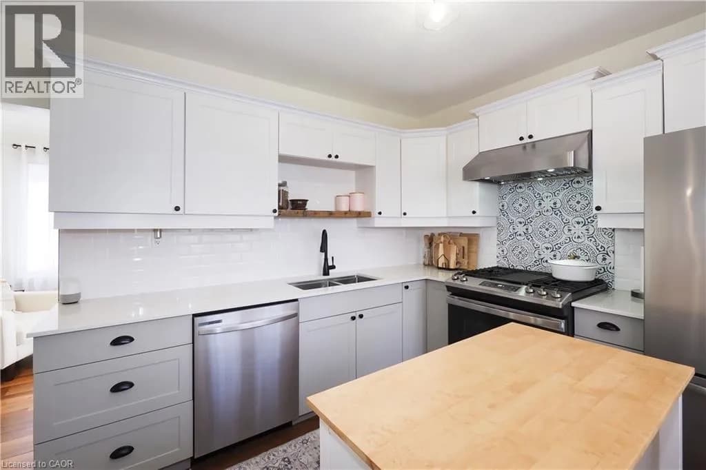123 SAMUEL Street — photo 3 of 27