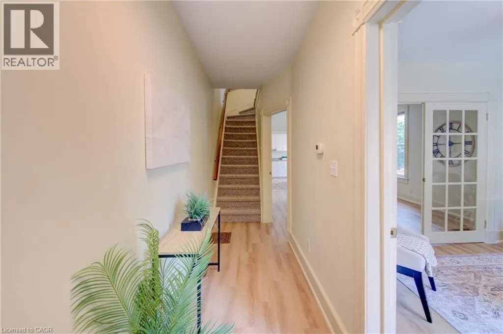 9 SALISBURY Avenue — photo 5 of 32