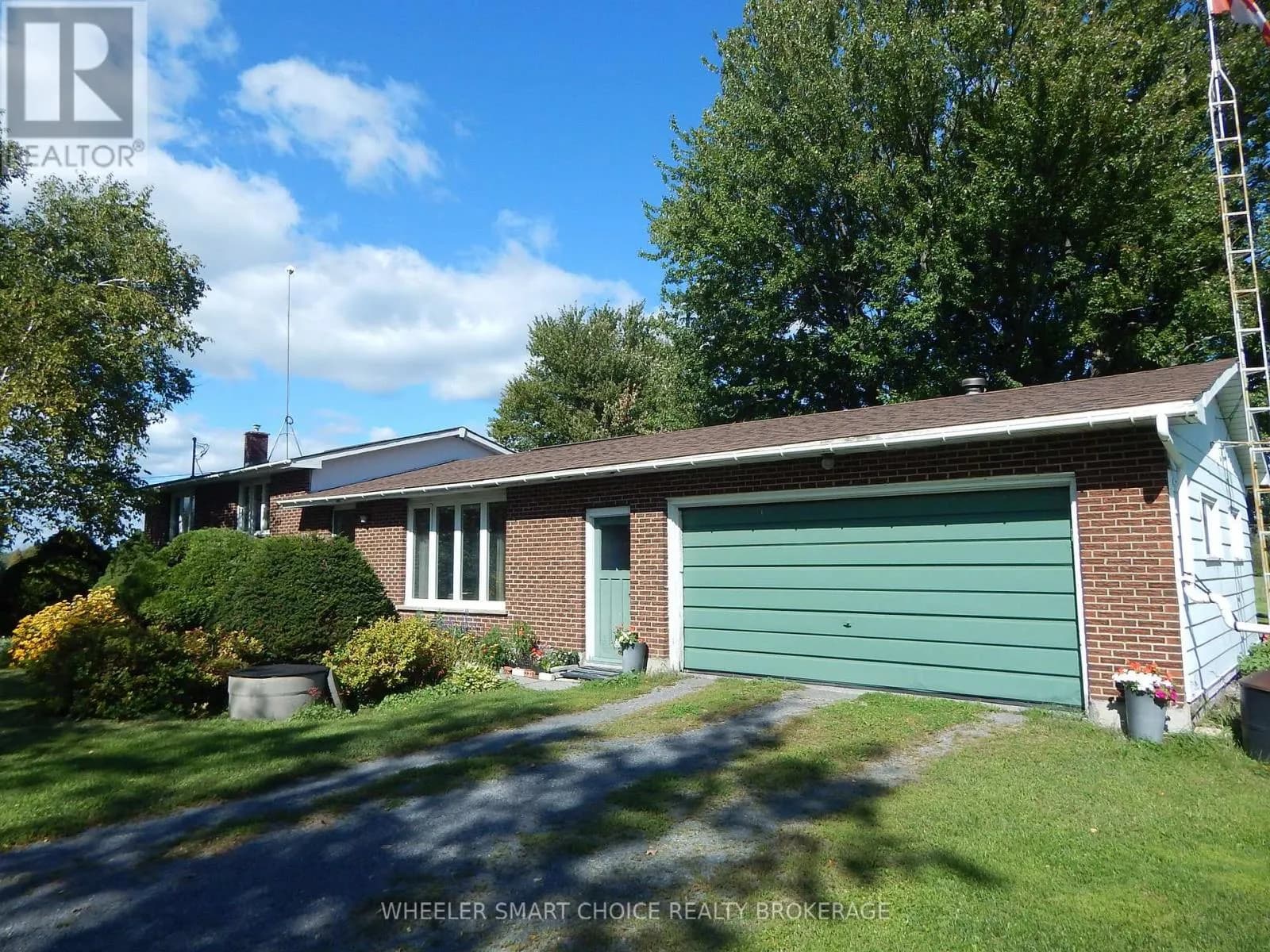 5181 COUNTY ROAD 15 (AVONMORE RD) ROAD — photo 2 of 49