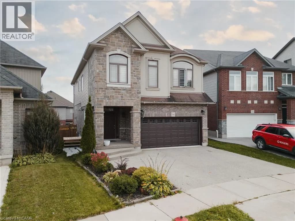 346 MOORLANDS Crescent