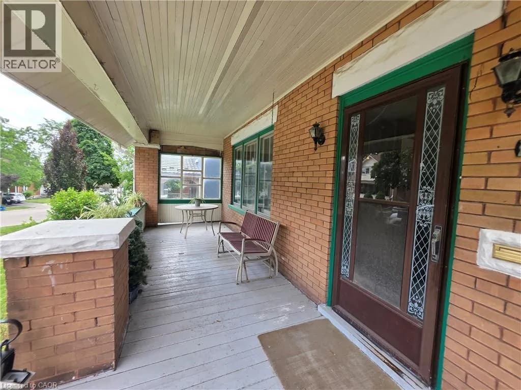 20 FAIRVIEW Avenue