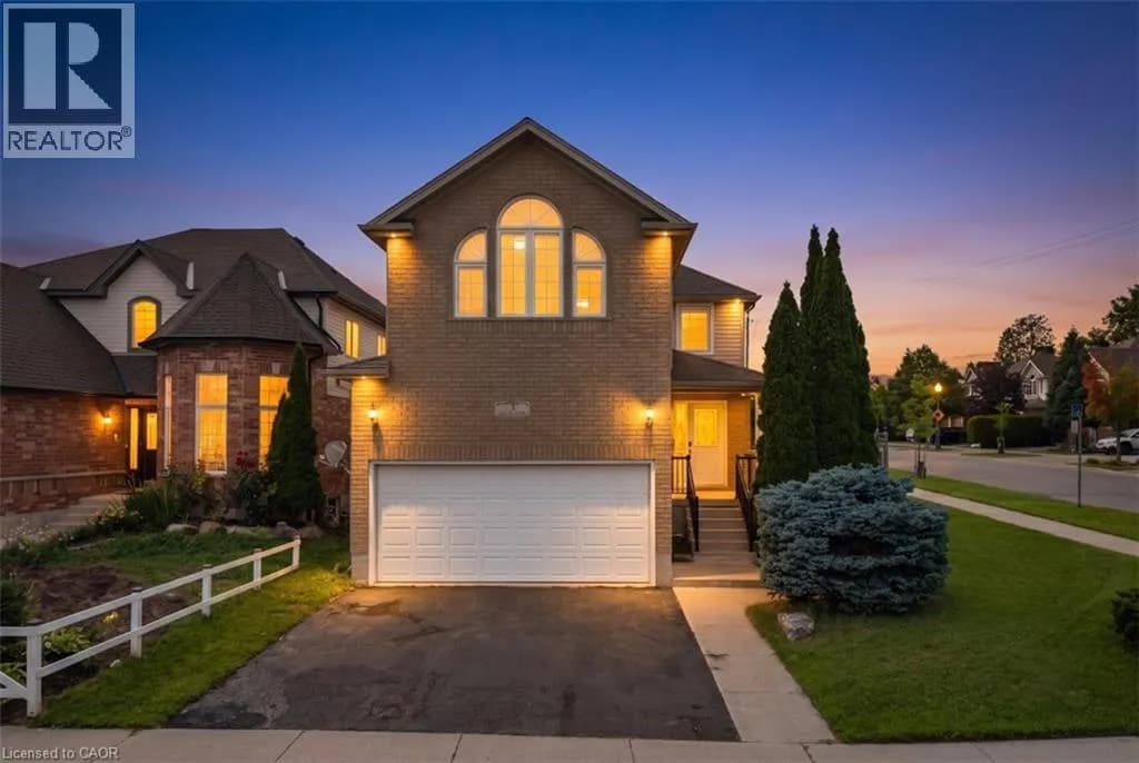 3 APPLE RIDGE Drive