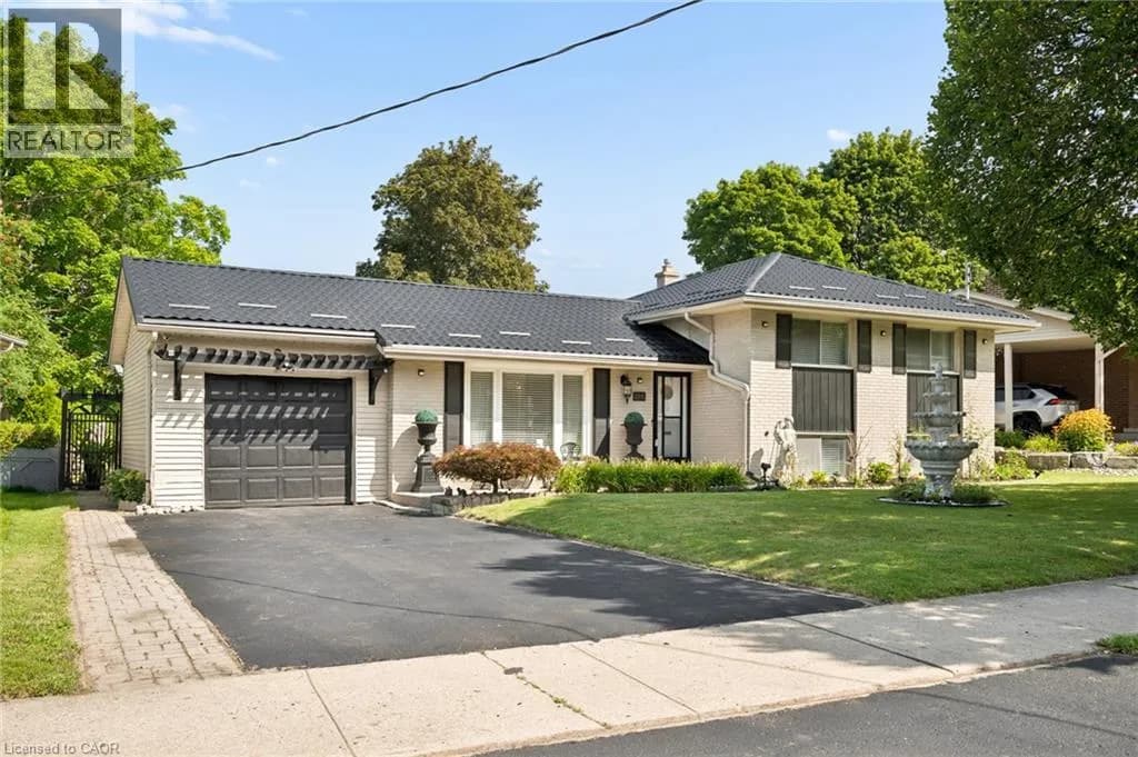 285 STONYBROOK Drive