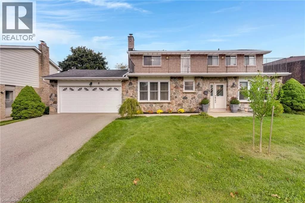 8 BLUE SPRUCE Court