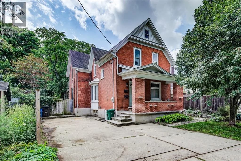 81 WILLOW Street